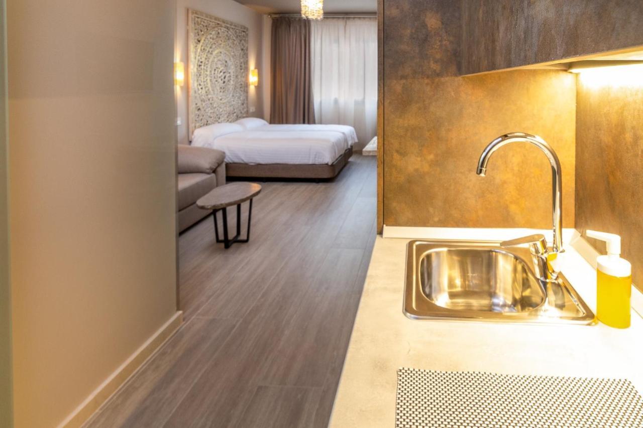 Apartamentos Sevilla Este By Qhotels ภายนอก รูปภาพ
