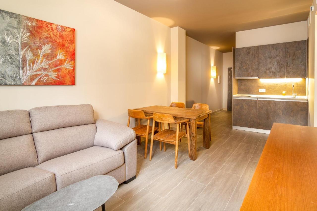 Apartamentos Sevilla Este By Qhotels ภายนอก รูปภาพ